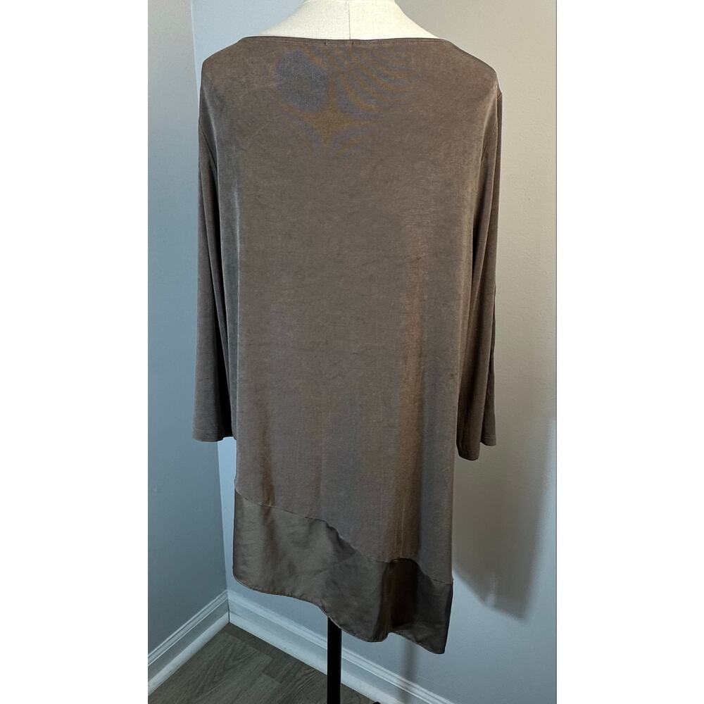 Travelers Chico’s Tunic Top 3 Brown Quiet Luxury Minimalist Lagenlook Satin Hem - Picture 3 of 9
